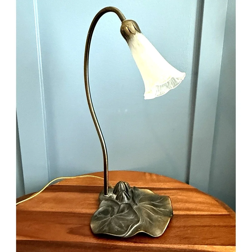 Art Nouveau Lily Pad Table Accent Lamp White Frosted Tulip Shade Glass Taiwan